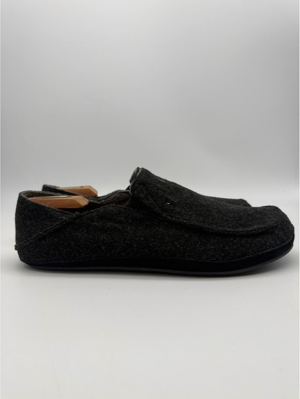 OluKai Moloa Hulu Men's Wool Slippers Black Shearling Lined Slip On Size 12